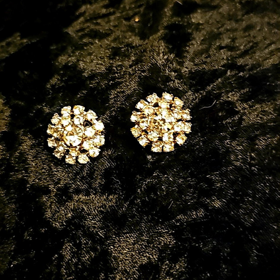 Weiss Silver Covered In Beautiful Rinestones Clip-On...